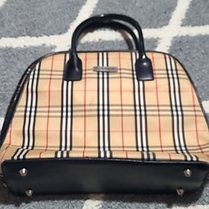Burberry  Purse